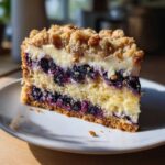 ciasto z jagodami kruszonką - Tasty