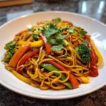 makaron ryżowy smażony z warzywami - Tasty