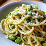 Spaghetti z bobem czosnkiem i parmezanem - Tasty